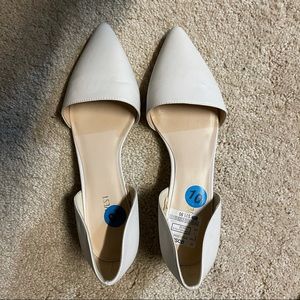 Nine west white low heel NEW